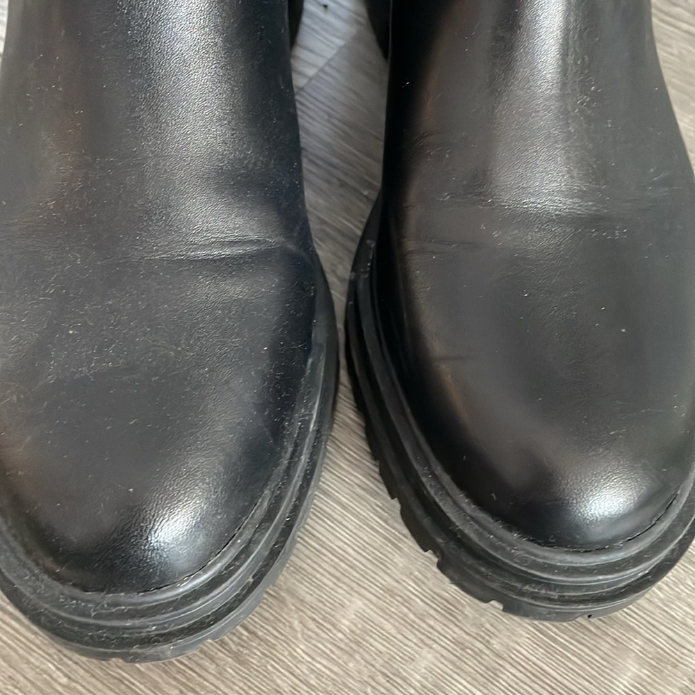 Chelsea Boots - Picture 9 of 9